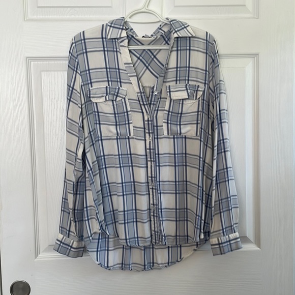 AVLN Studio - Clarion Two Pocket Top | M | light blue - Picture 1 of 3